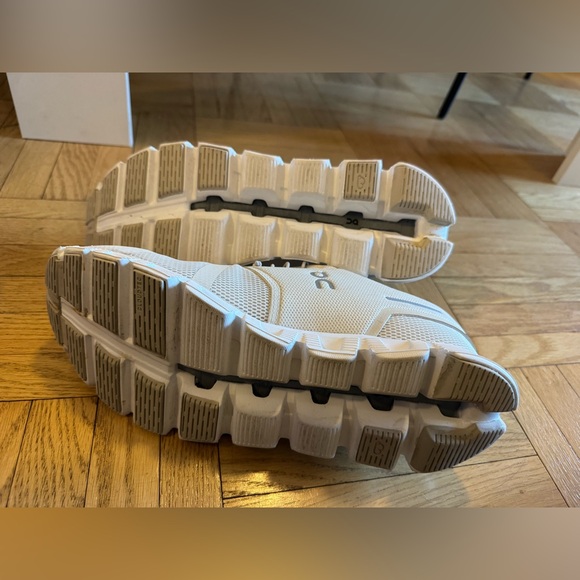 On Running Men's Light Tan Sneakers - Size 10.5 - Picture 3 of 4